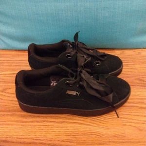 PUMA Black Sneakers 7